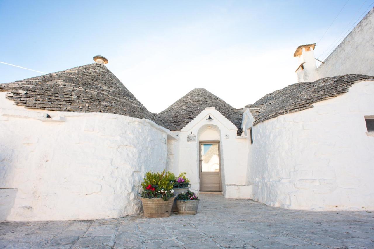 Trulli Holiday Deluxe & Wellness Alberobello Exterior foto